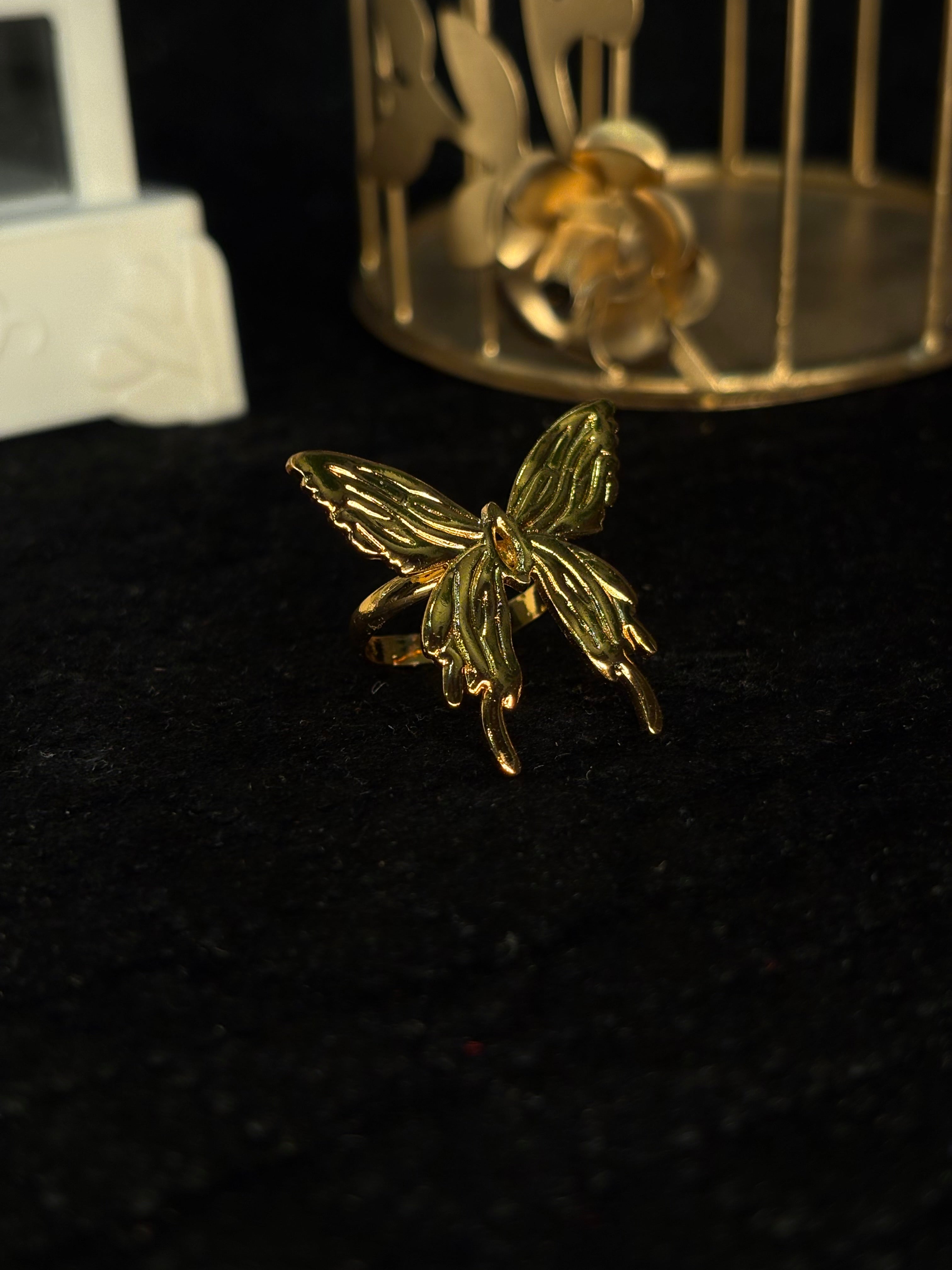 GOLDEN MONARCH RING