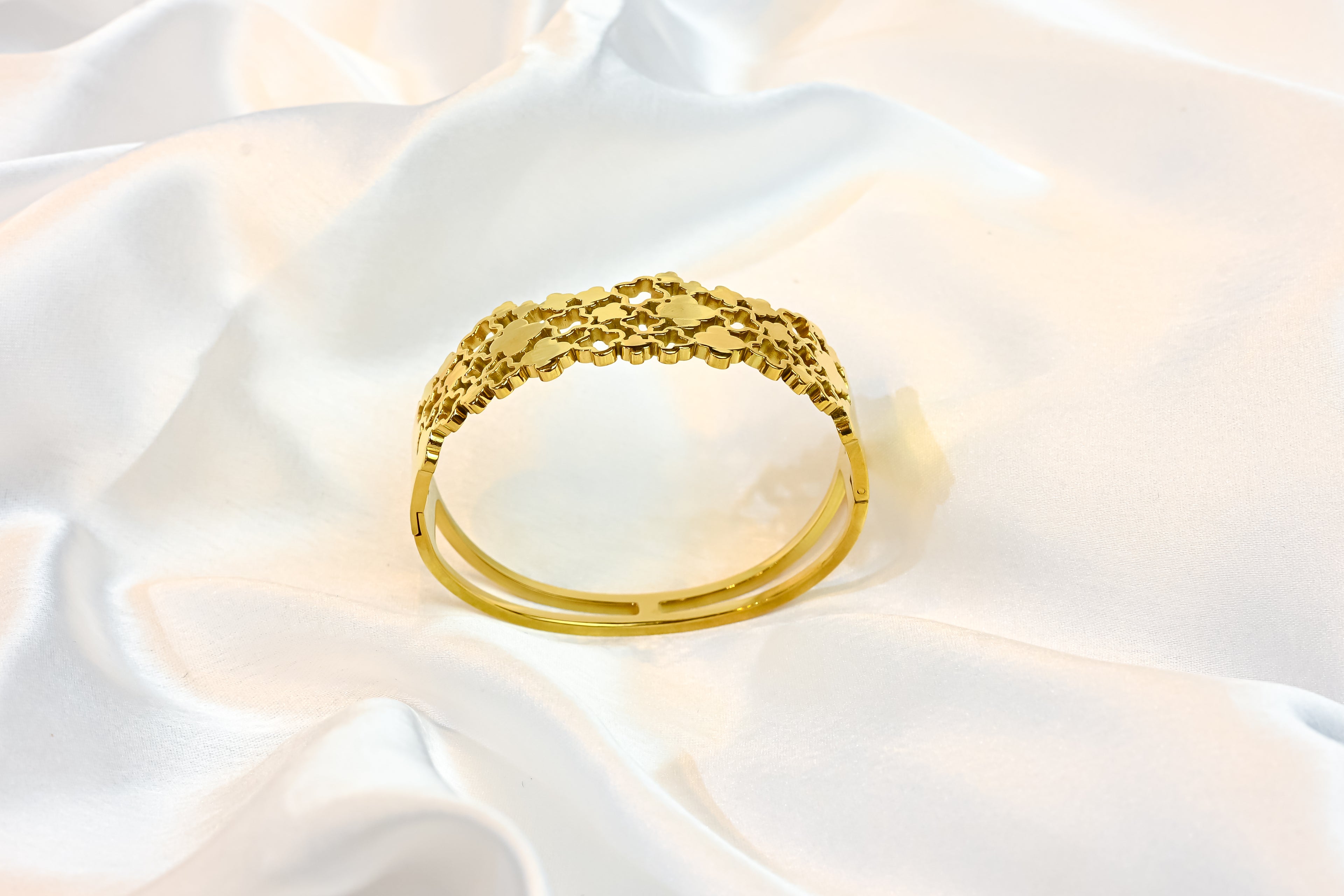 Lattice Glow Bracelet