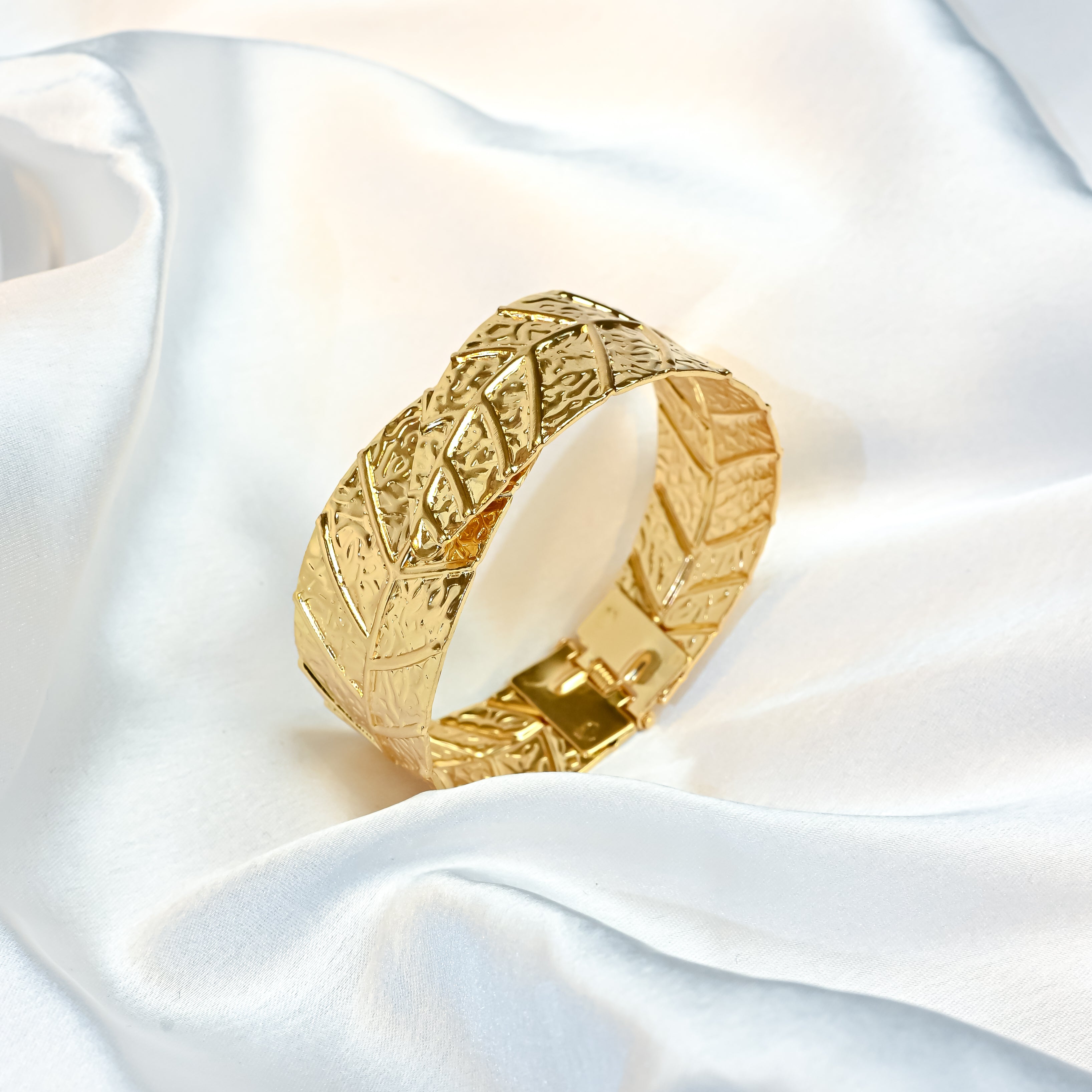 Petal Parallel Bangle