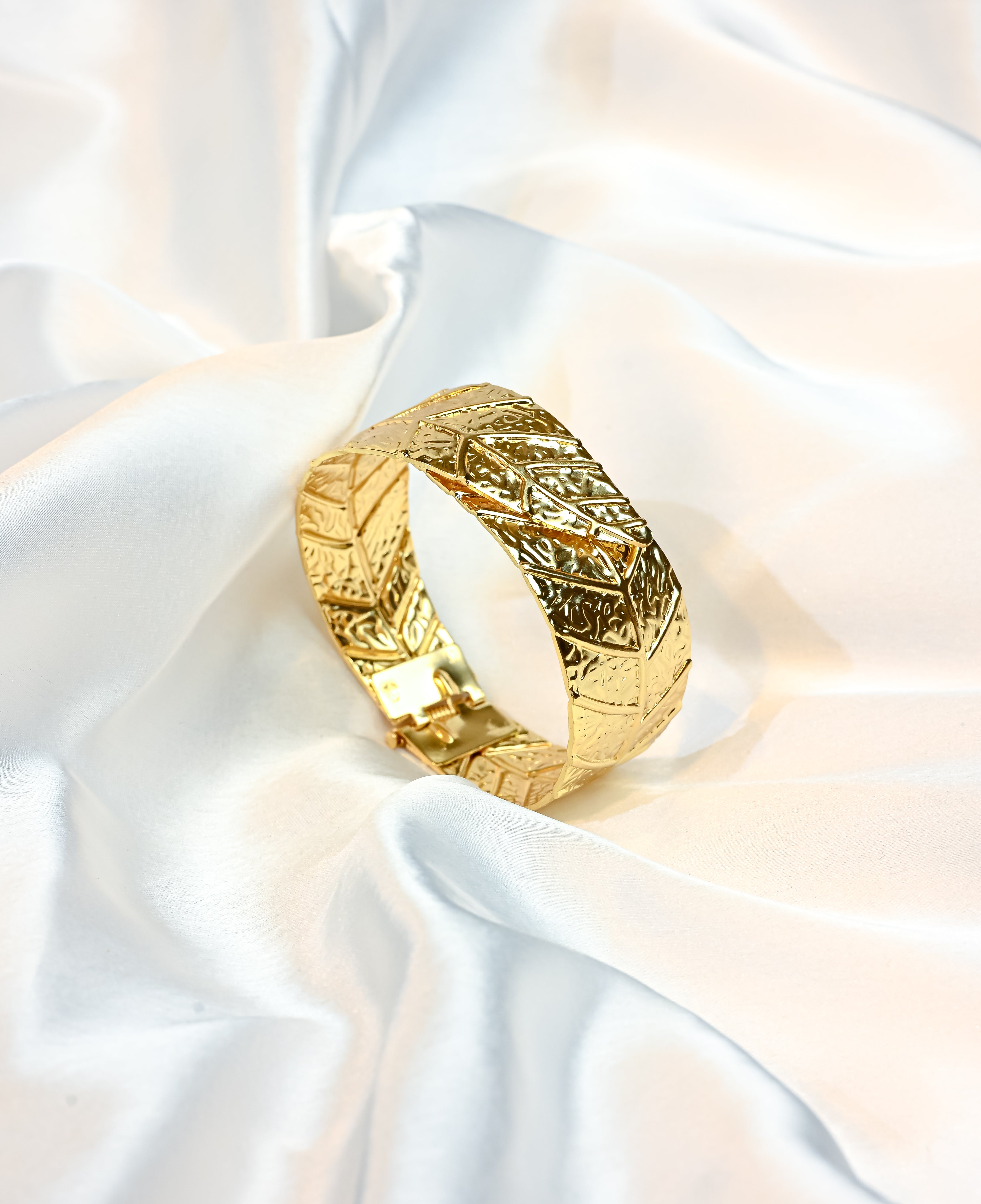 Petal Parallel Bangle