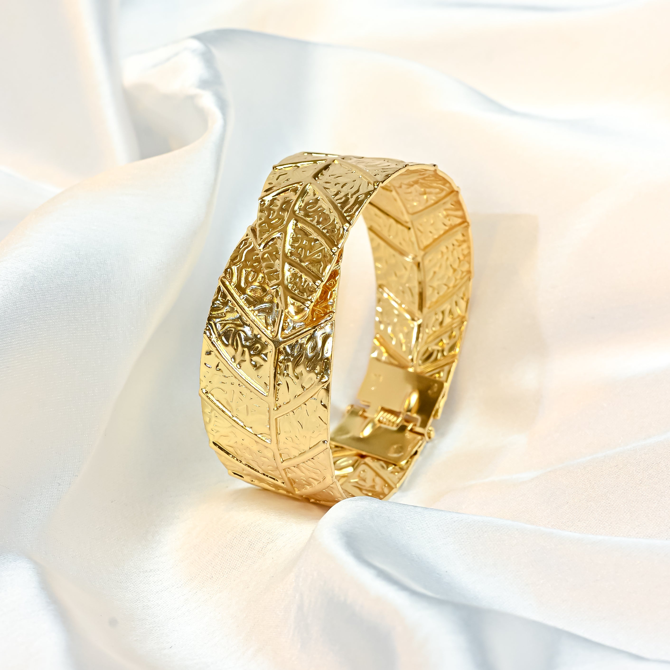 Petal Parallel Bangle