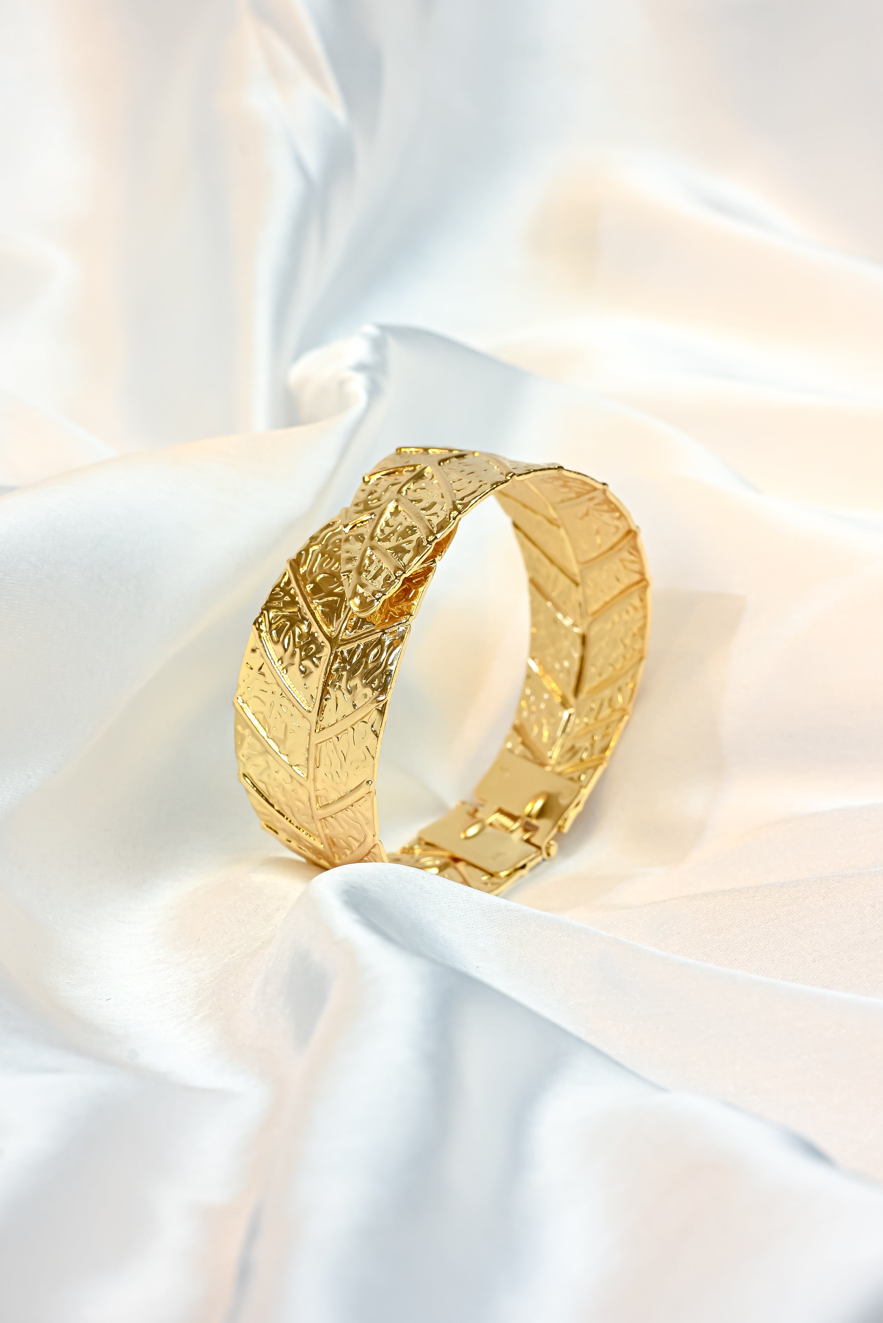 Petal Parallel Bangle