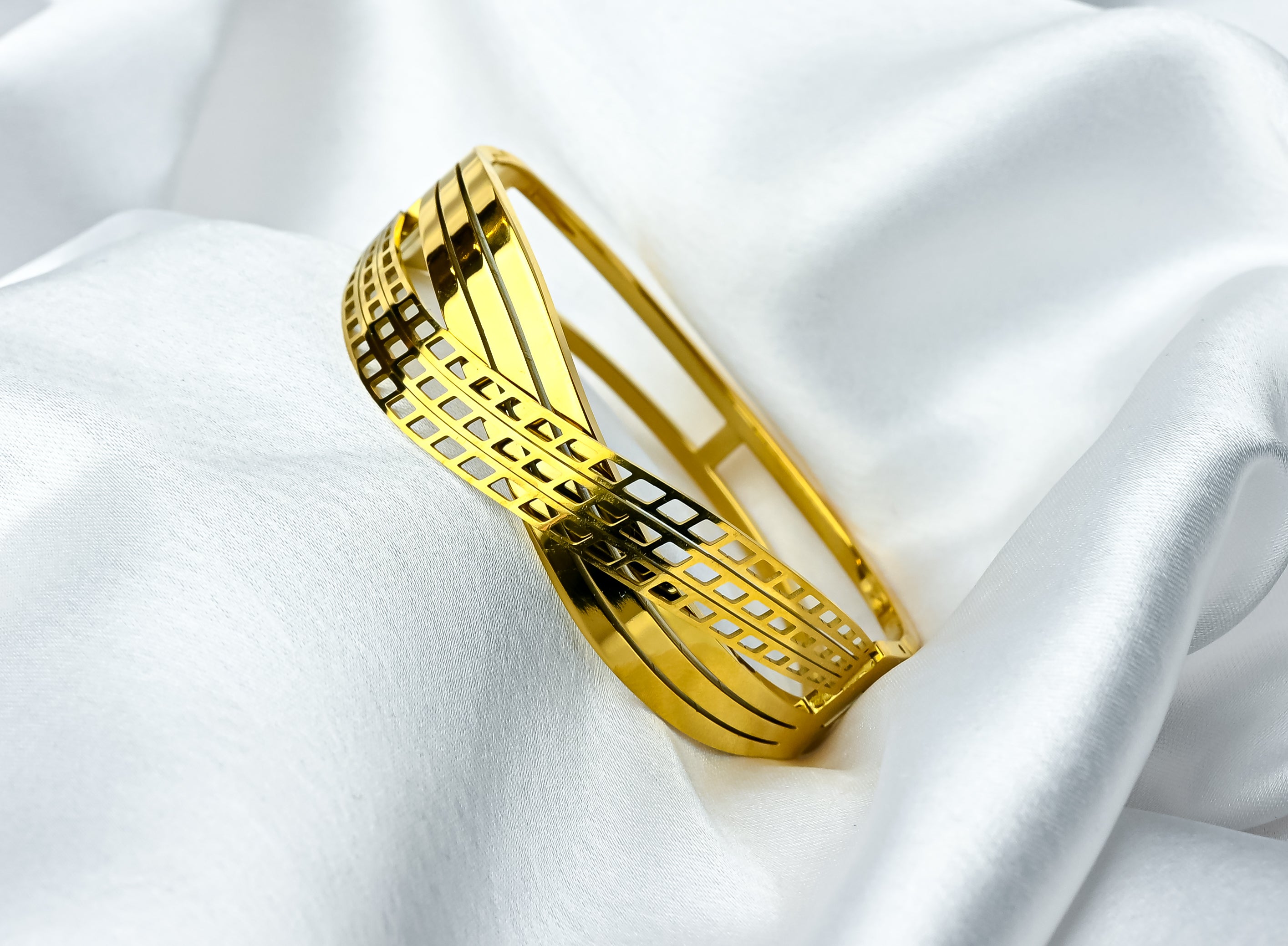 The Horizon Satin Cuff