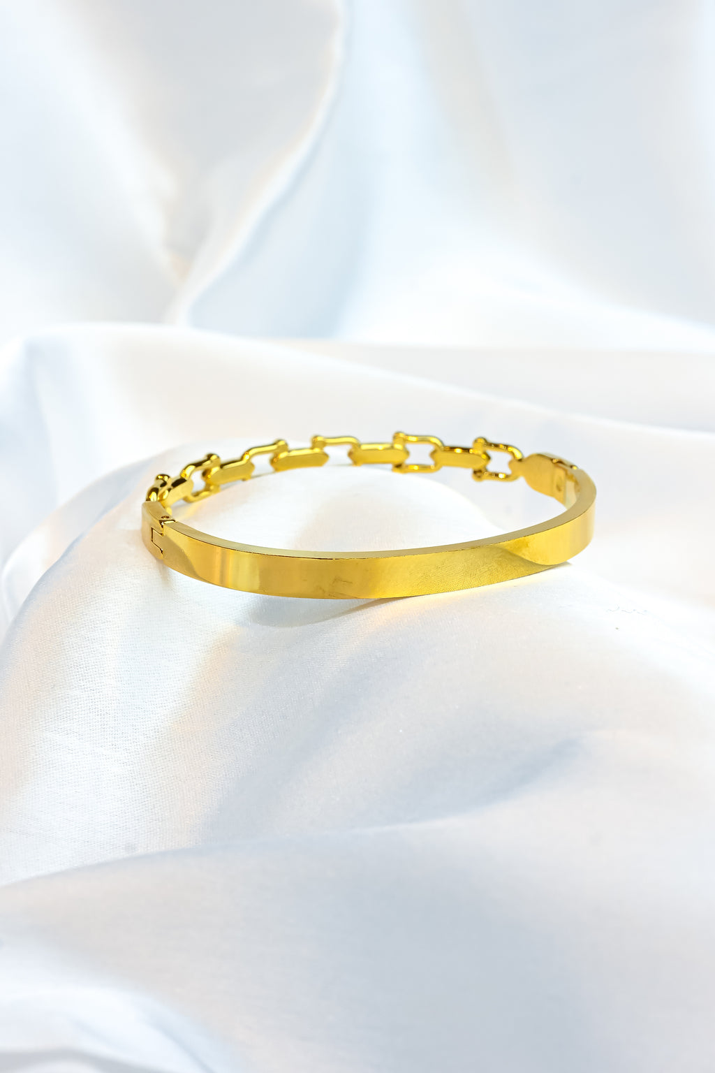 The Integra Link Bangle