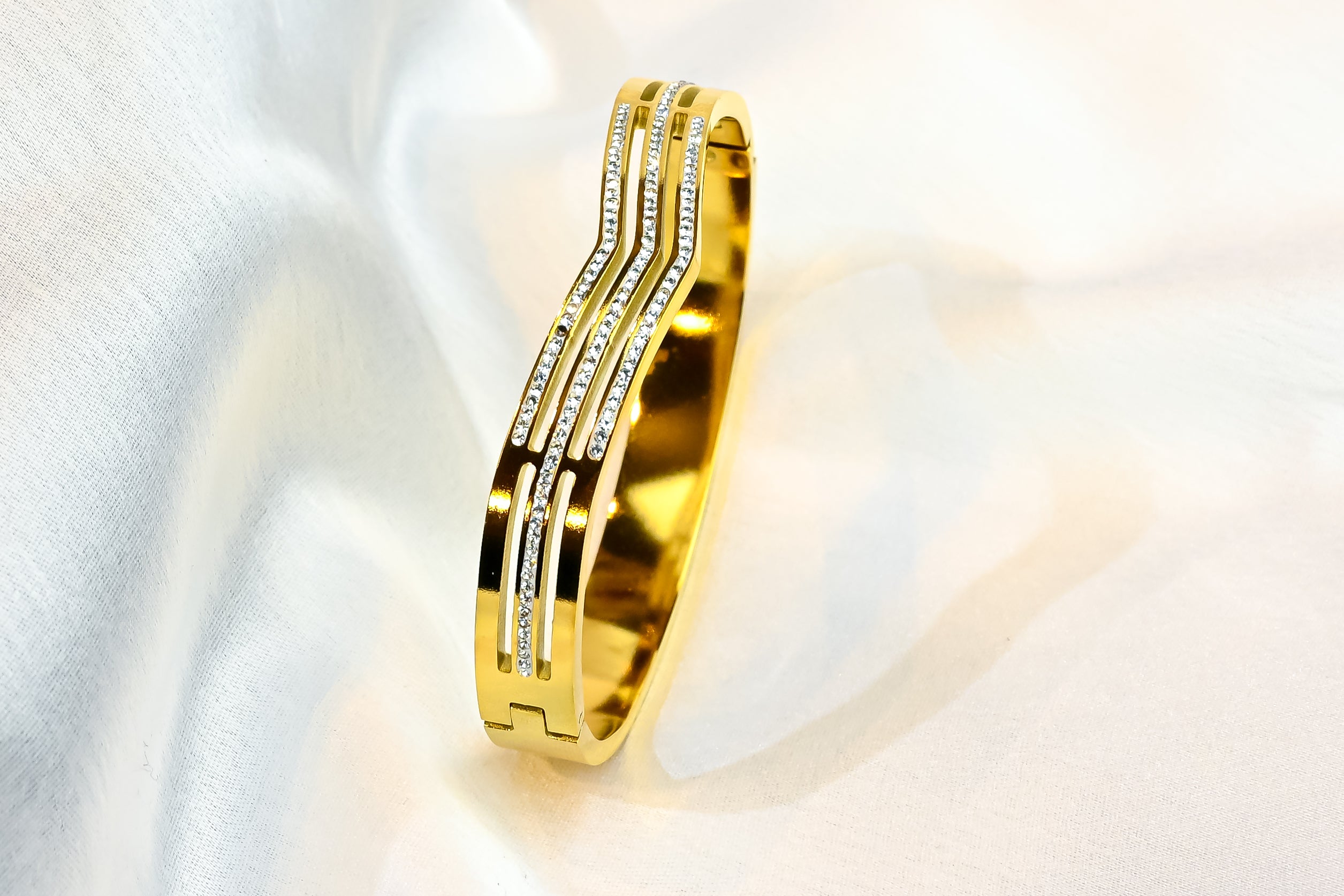 The V-Line Pavé Bangle