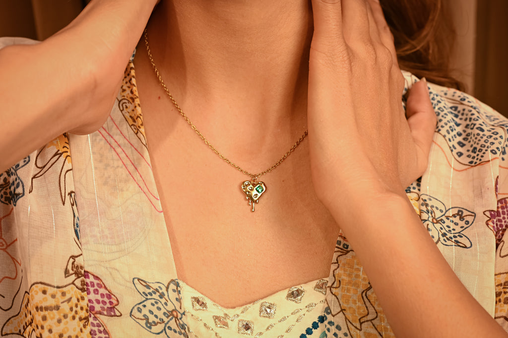 THE TRINITY LOVE PENDANT