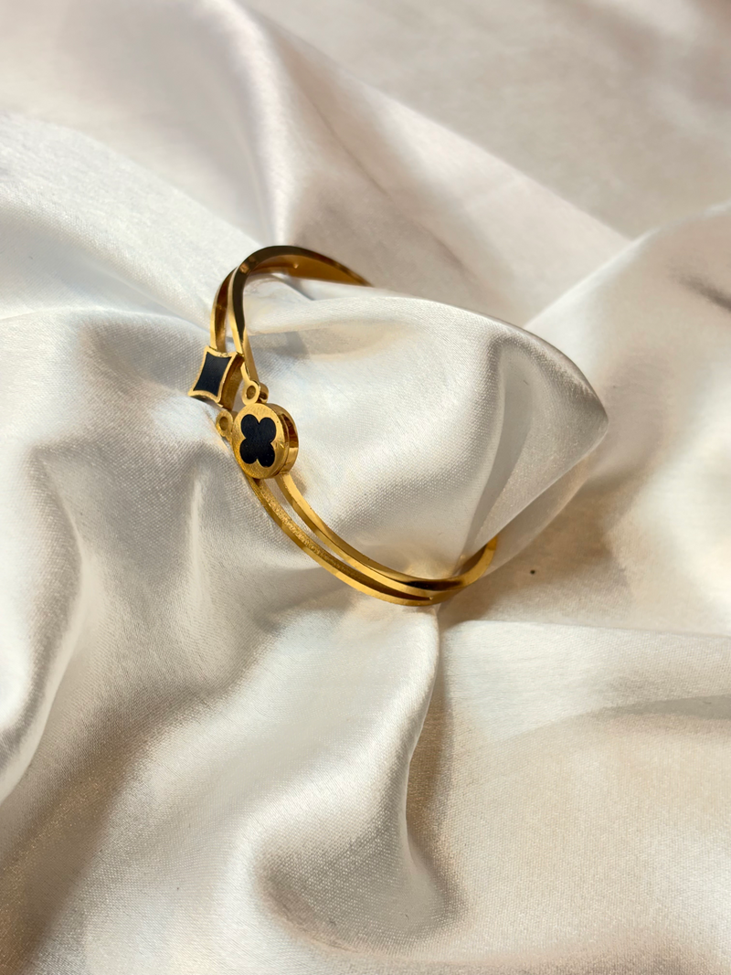 The “Quatrefoil Chic” Anti-Tarnish Bangle
