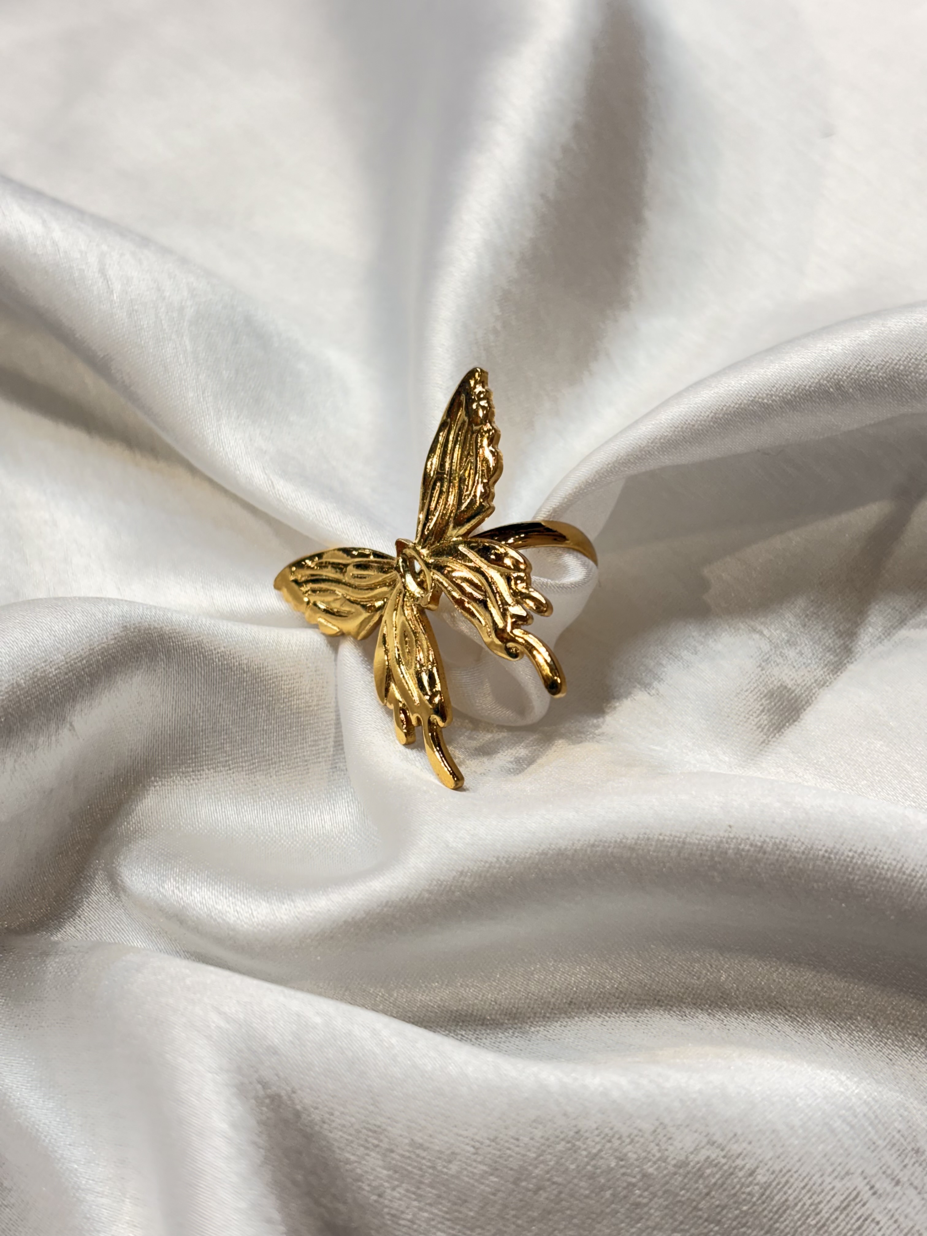 GOLDEN MONARCH RING