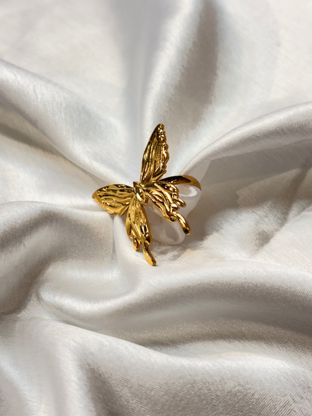 GOLDEN MONARCH RING