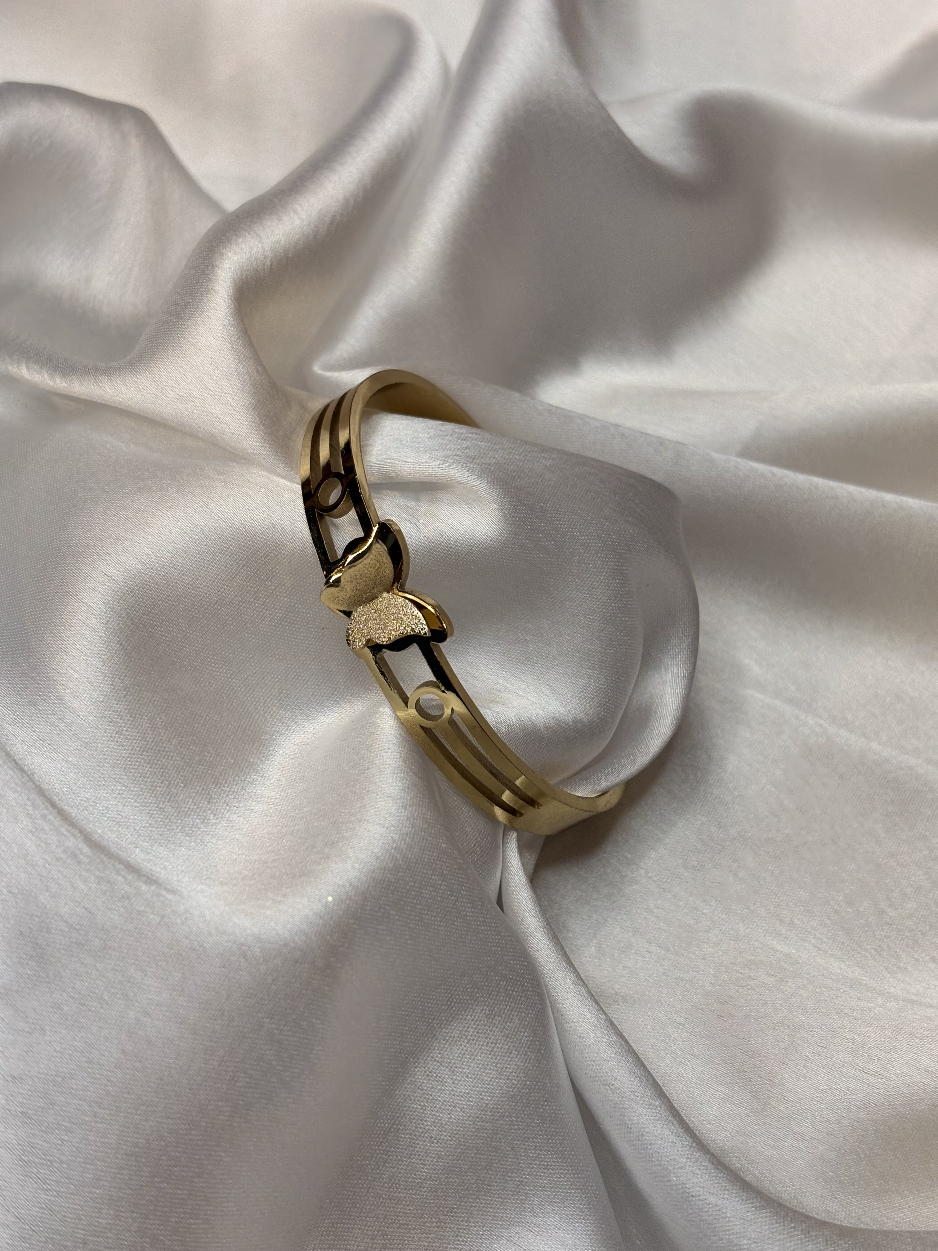 The “Interlock Weave” Bracelet