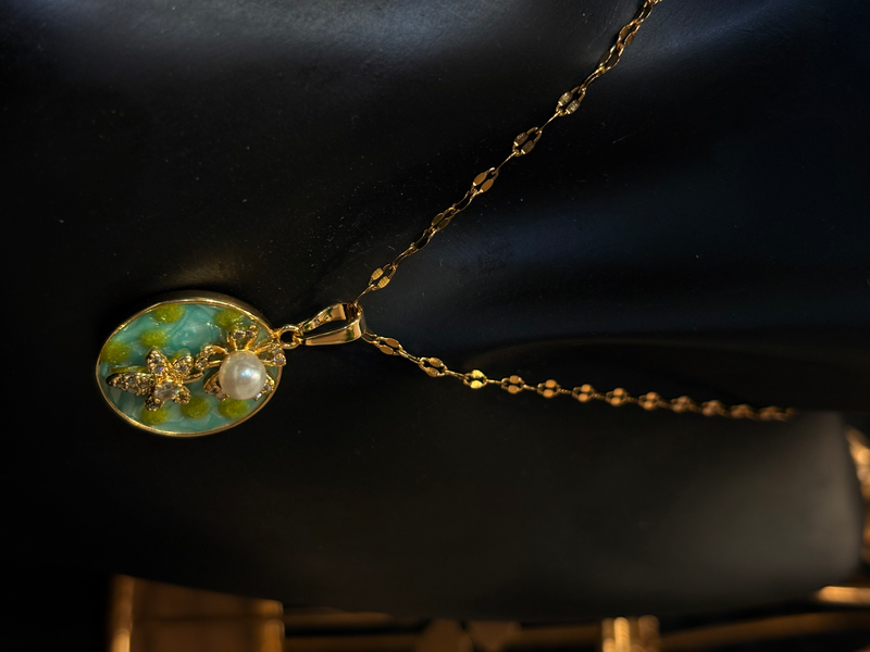 CELESTIA GOLD NECKLACE