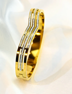The V-Line Pavé Bangle