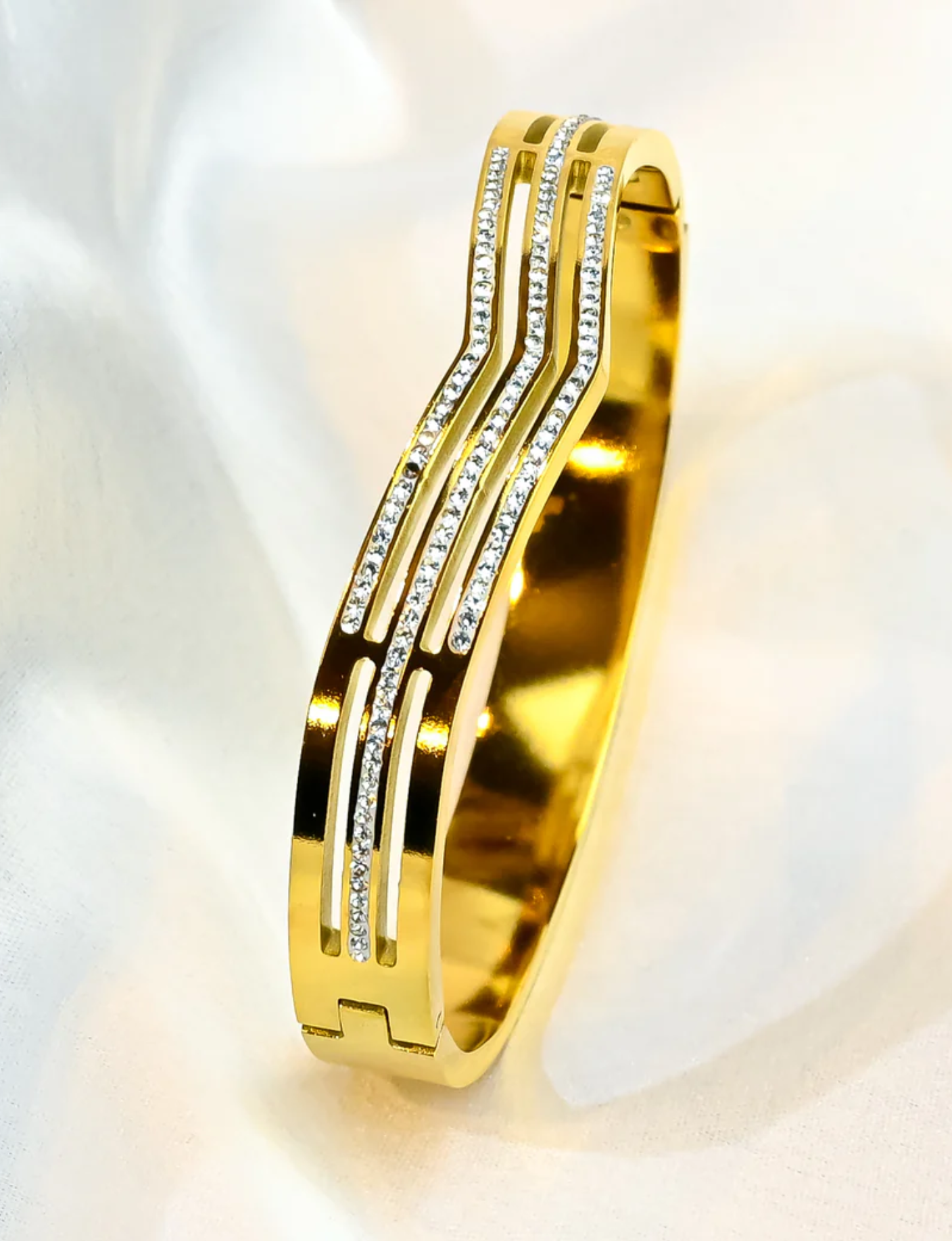 The V-Line Pavé Bangle