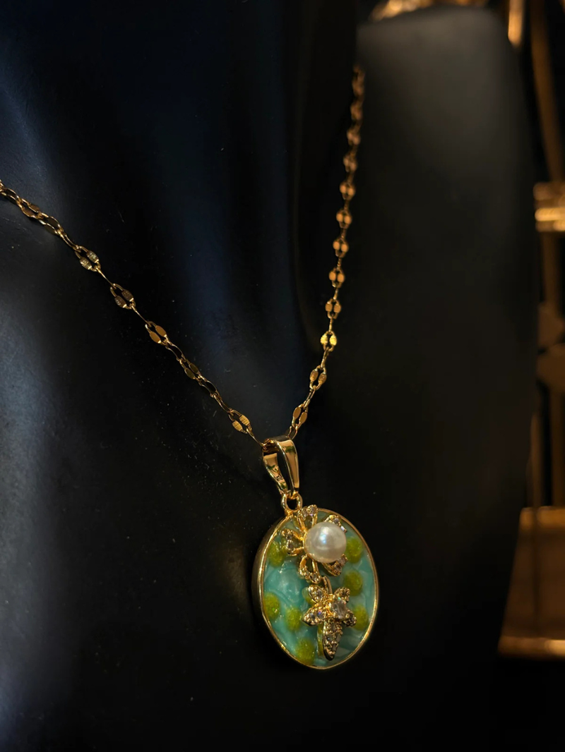 CELESTIA GOLD NECKLACE